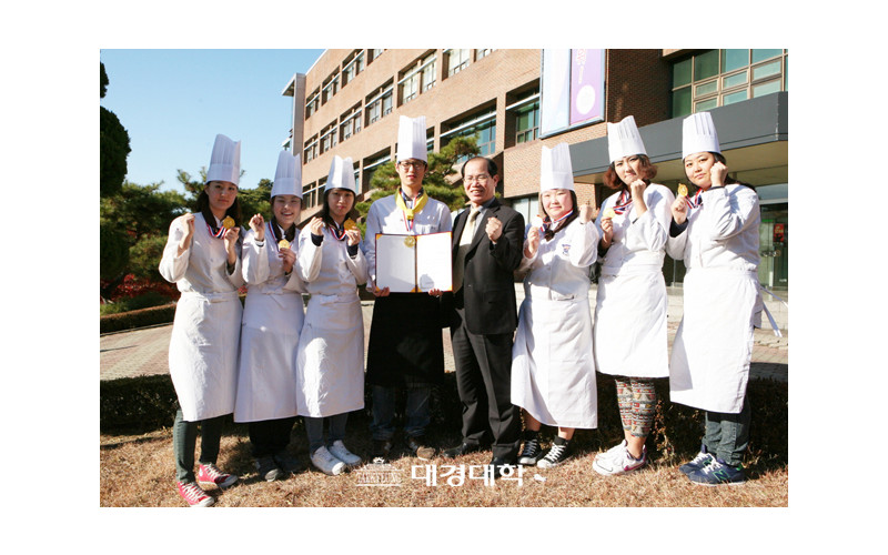 [홍보실] 손 맛 겨루기에서 우승한 대경대 호텔조리학부