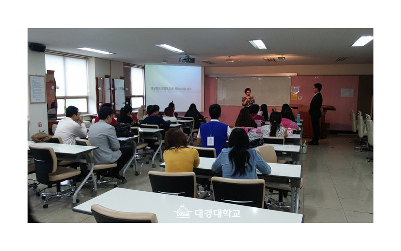 중국인 관광객 대학 캠퍼스에서 뷰티, 문화, 한식체험